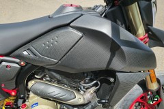 CNC Racing Carbon Khler Abdeckung Set fr Ducati Hypermotard 698 Mono
