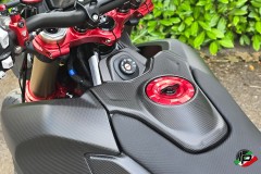 CNC Racing Carbon Zndschloabdeckung Ducati Hypermotard 698 Mono