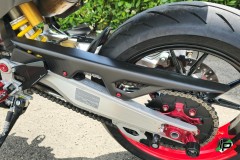 CNC Racing Carbon Kettenschutz fr die Ducati Hypermotard 698 Mono